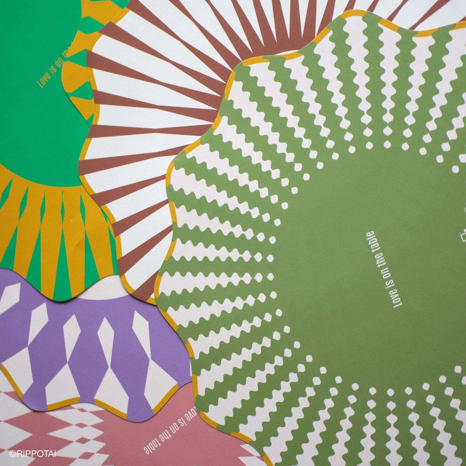 Rippotai Tovagliette Sottopiatti Eleganti Elegant Brown in Carta Pulibile - Set 3 Sottopiatti + 3 Sottobicchieri